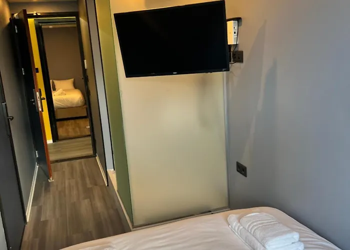 The Hyve Budget Hotel *